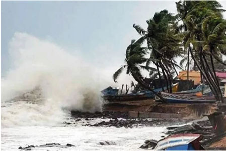 কালবৈশাখীর দাপটে সারা দেশে ঝড়-বৃষ্টি : সমুদ্রবন্দরে ৩ নম্বর সংকেত
