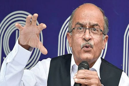 আরএসএসকে সন্ত্রাসী সংগঠন বললেন প্রশান্ত ভূষণ