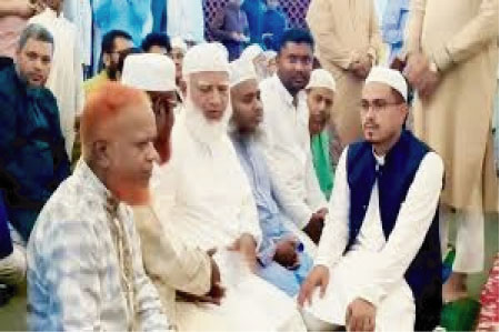 ঢাবি কেন্দ্রীয় মসজিদে ডাকসু ভিপি সাদিক কায়েমের আকদ সম্পন্ন