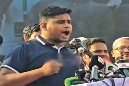 ফার্মের মুরগিরা রাস্তায় নেমেছিল বলেই আজ শিক্ষামন্ত্রী : হাসনাত ছবি : সংগৃহীত